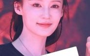 2023娱乐盛典明星生图解析：真实颜值与造型亮点