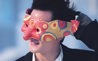 笑不活了，吴彦祖又戴上了面具，我却笑死在网友评论区里