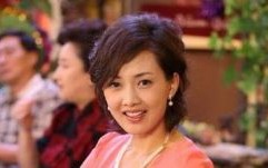 牛莉坚定否认离婚传言：29年婚姻依旧幸福稳固