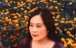 张艺谋亲带女儿参加巴黎名媛舞会，父女情深尽显骄傲