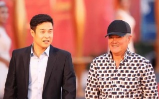 小沈阳一夜爆红，从二人转到喜剧明星，从舞台上翻跟头到春晚舞台