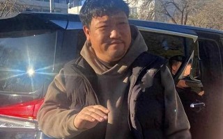 被龙年央视春晚淘汰的嘉宾，蔡国庆过于自信，董宇辉实属无奈