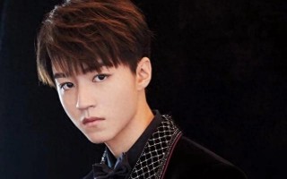当红明星王俊凯，忙碌背后的坚韧与魅力