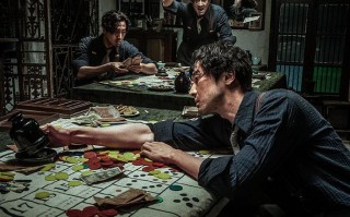 《酱园弄·悬案》曝海报 以光影为刃雕琢众生千面（大酱园外景）
