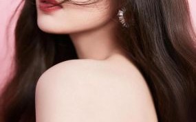 古力娜扎元宵节庆祝：美照分享与甜美风格