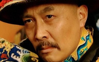 《雍正王朝》穿帮镜头：康熙戴劳力士忍了，乔引娣穿球鞋真忍不了（雍正王朝中雍正和乔引娣）