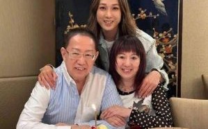 岑丽香复出新片《我爱九龙城》，家庭合照展现幸福生活