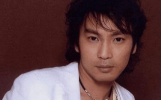 22岁荣登“春晚”一夜走红，却意外被砍缝上百针，今改行身价过亿（上5次春晚的明星）