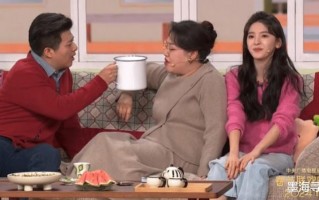 春晚又出尴尬小品，咋咋呼呼被批脱离群众，超越《初见照相馆》