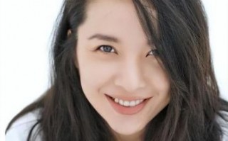 靳东李佳甜蜜爱情曝光，低调婚姻生活中的幸福瞬间和她的独特魅力揭秘