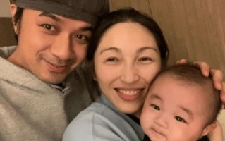 古巨基再当爸！晒四口合照 58岁妻子二胎顺利降生