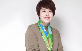金星批评导演于蕾，选用外籍艺人蒋大为上春晚，引发舆论讨论