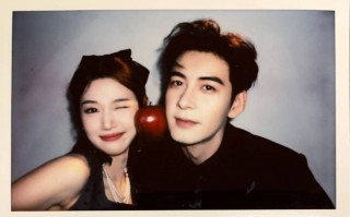 陈星旭卢昱晓拍立得合照曝光 男帅女美同框太养眼