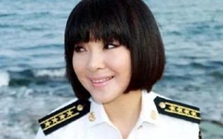 春晚一曲成名，卷走丈夫12亿远走高飞，如今瘫痪在床无人问津！
