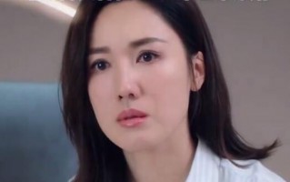 演员李施嬅官宣分手 网友：新闻女王现实版