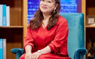喜剧人蒋诗萌移民英国冲上热搜，曾三次参加央视春晚，是冯巩爱徒