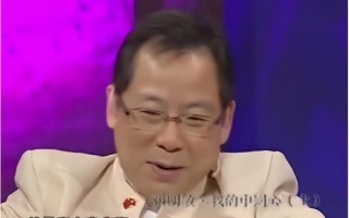 在春晚唱了一首歌，被封杀14年，今身价过亿，全部无偿捐献给祖国_3