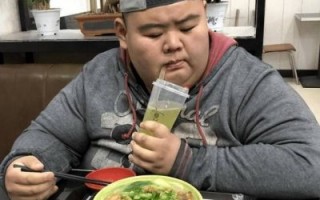 王浩信内地发展顺利，健身成果引关注，婚姻状态成网友热议话题