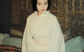 最惨女星！19岁嫁豪门遭家暴出轨，二婚被骗得倾家荡产，如今她活成这样