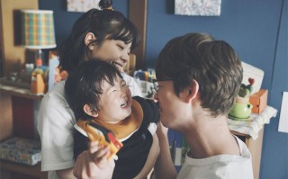 育儿的酸甜苦辣有谁知？《佐藤妻夫物语》曝剧照