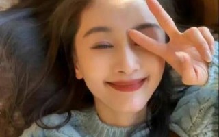 王子文38岁生日：甜美笑容与职场女神气质的完美融合