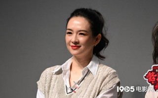 李媛执笔！章子怡导演处女作《游过海岸一百米》（章子怡在海边的照片）