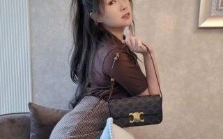 小彩旗：从春晚舞台到影视转型，她的消失与选择揭秘
