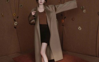 杨幂穿大衣气质迷人 白嫩玉足光滑柔软美腿吸睛