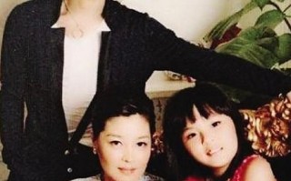 两亿财产仍不满足？李咏女儿回国宣布出道，网友：别来中国捞钱（李咏女儿高调晒近照）