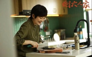 好声音没夺冠，却嫁给了爱奇艺总裁，34岁成了人生赢家