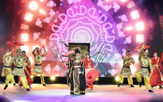 又到春晚时，想看陈奕天20万大型魔术秀