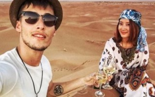 董力与外籍女子亲密合照引热议，疑似官宣恋情