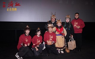 《三滴血》首映礼泪目全场 胡歌、文淇绝境救子