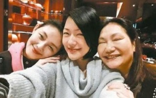 S妈回应“争遗产”传闻：我都七十岁了跟家人争什么