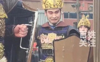笑麻！大唐不夜城“丢刀侍卫”表情碎了，堪比春晚中的尼格买提！