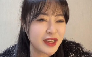 春晚狂喝AD钙奶的女子发声，否认网友的猜测，直言：就喜欢喝奶
