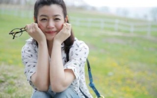 陈妍希父亲去世引发婚变猜测，陈晓缺席悼念引热议