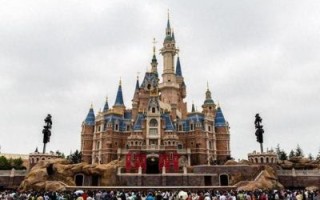 唐嫣罗晋迪士尼游玩被吐槽，明星夫妻日常打扮曝光