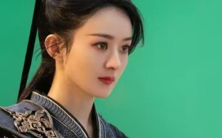 甜晕了！赵丽颖一袭白色吊带公主裙亮相品牌活动，直接赵姐变颖宝（赵丽颖同款白色连衣裙）