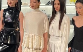 北京酒会太真实，吉娜“假胸”尴尬，娜然脸肿胀，秦舒培一脸男相