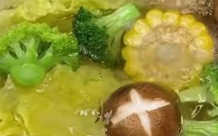 “我太自私！”原央视主持人崩溃痛哭，11岁女儿只吃水煮菜，判定为心肌损伤