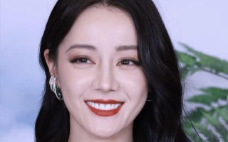 31岁如此显老？迪丽热巴吐槽节目组截丑图，遭反怼没有自知之明（迪丽热巴从来没有谈过恋爱）
