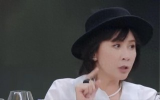 60岁著名女星透露曾对他人有过心动，但还是觉得丈夫最适合自己