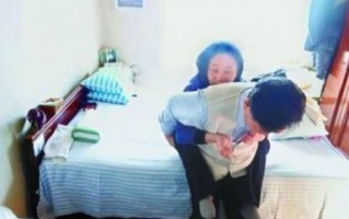 宝佩如：从车祸阴霾到60岁逆龄美，揭示她的抗争与美容秘籍