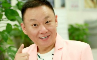 他9登春晚敛财，倾家荡产陪妻子抗癌21年，如今54岁无戏可拍（春晚有几个分会场）