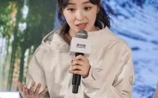 张含韵变瘦了，甜美可爱更迷人！（张含韵过气了吗）