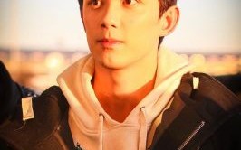 小师妹霸权恋情：她如何掌控男友与娱乐圈