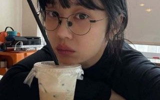 张娜拉分享美照，44岁依旧美丽动人，青春活力尽显