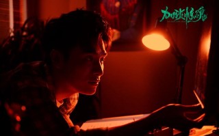 电影《加班惊魂》发“大厦闹鬼”预告，开启打工人惊魂夺命