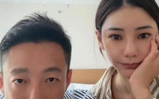 汪小菲夫妇直播，小菲夸小梅靓，美颜功能突然掉了，评论区好热闹